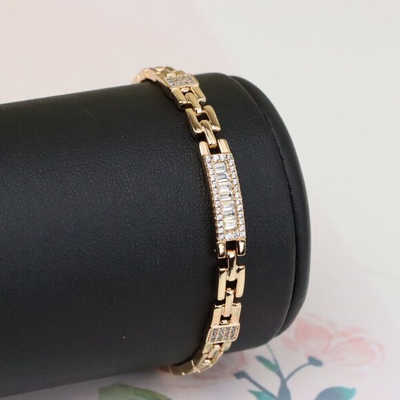 "Elegant Baguette-Cut Stone Rose Gold Bracelet in Chunky Chain, XPBL0906 - Picture 6 of 12